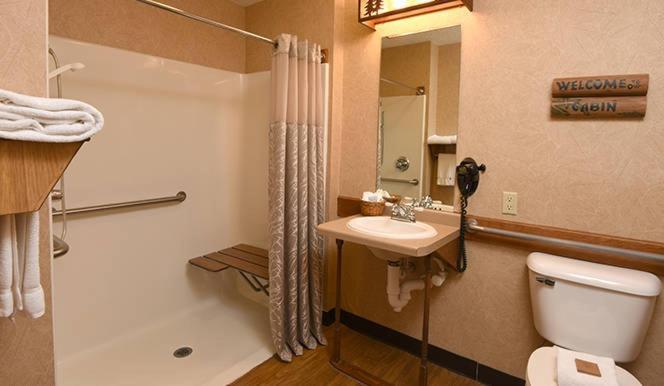 Boarders Inn & Suites By Cobblestone Hotels In Waukon Dış mekan fotoğraf